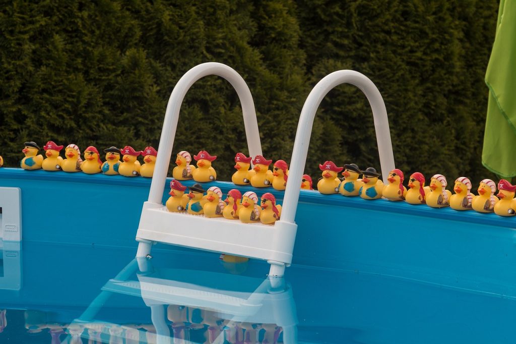 dream cleaning swimming pool