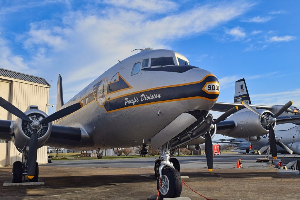 dream about exploding airplane